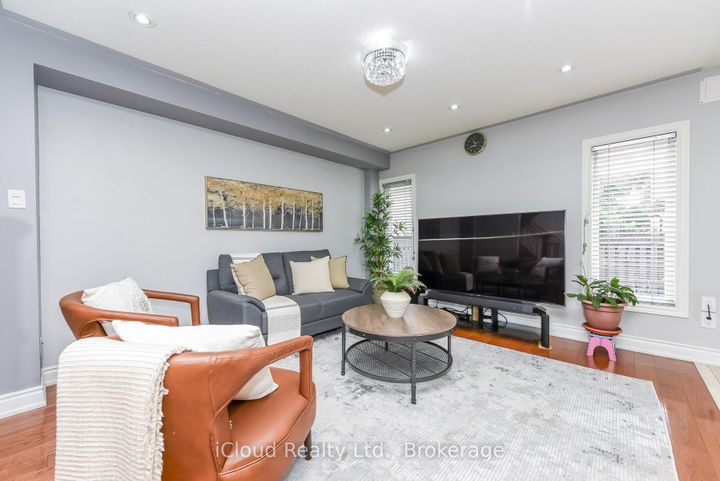 Photo 7 at 5922 Delle Donne Drive, Churchill Meadows, Mississauga