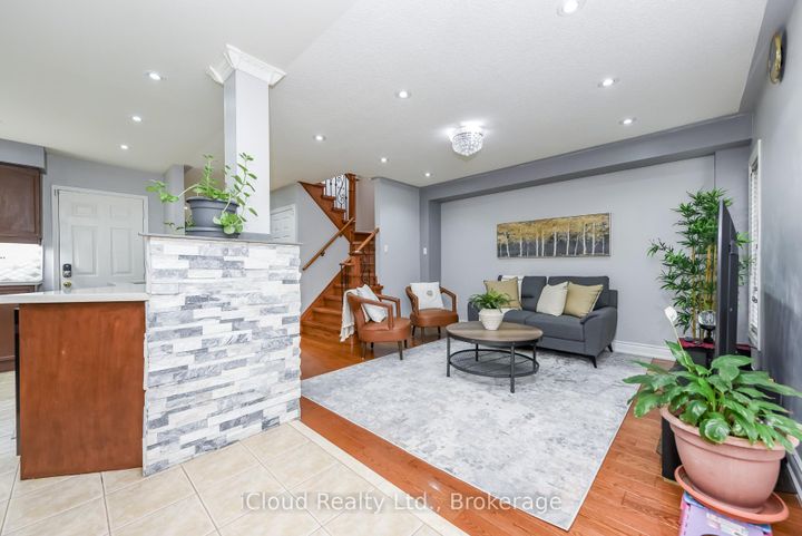 Photo 8 at 5922 Delle Donne Drive, Churchill Meadows, Mississauga