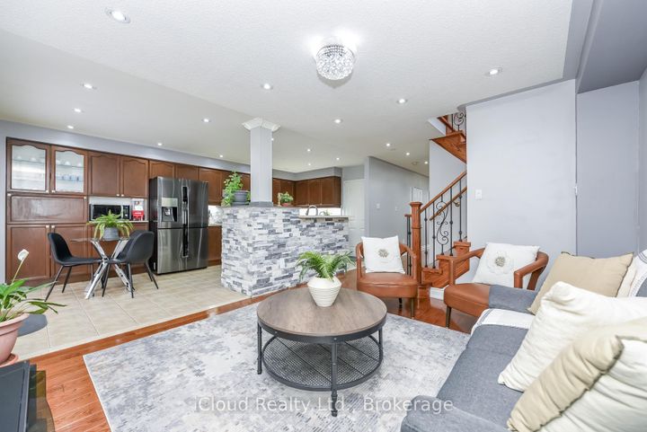 Photo 9 at 5922 Delle Donne Drive, Churchill Meadows, Mississauga