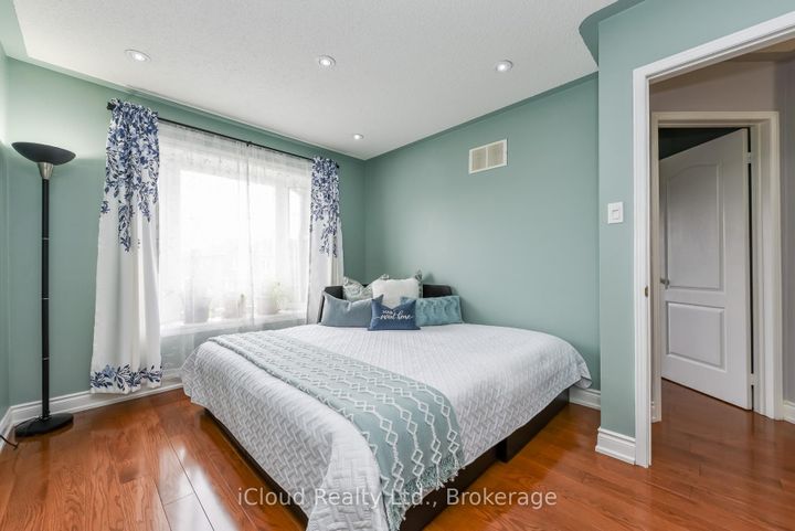 Photo 24 at 5922 Delle Donne Drive, Churchill Meadows, Mississauga