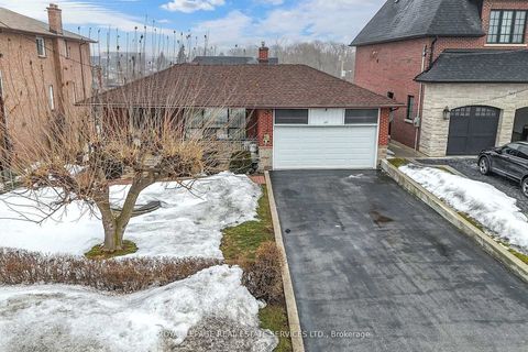 Photo 32 at 167 Cornelius Parkway, Maple Leaf, Toronto