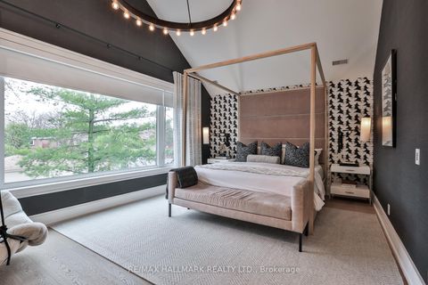 Photo 22 at 553 Davisville Avenue, Mount Pleasant East, Toronto