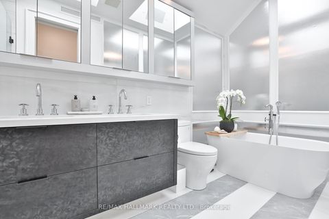 Photo 24 at 553 Davisville Avenue, Mount Pleasant East, Toronto