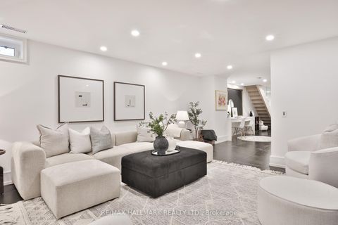 Photo 35 at 553 Davisville Avenue, Mount Pleasant East, Toronto