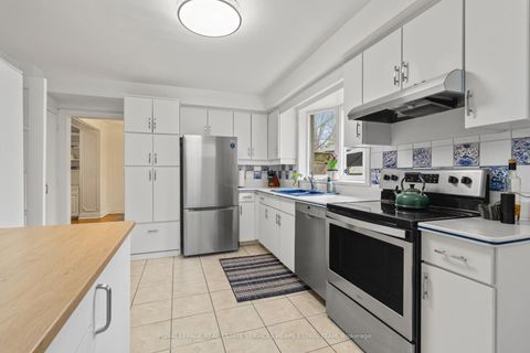 Photo 14 at 180 Moore Avenue, Moore Park, Toronto