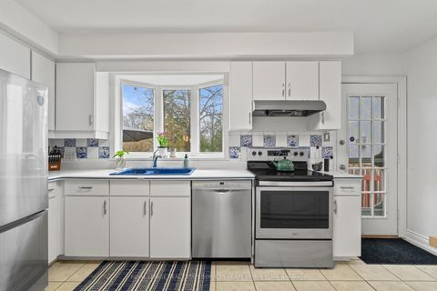 Photo 15 at 180 Moore Avenue, Moore Park, Toronto