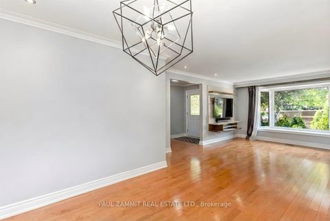 Photo 10 at 47 Ladyslipper Court, Bayview Glen, Markham