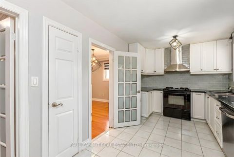 Photo 12 at 47 Ladyslipper Court, Bayview Glen, Markham