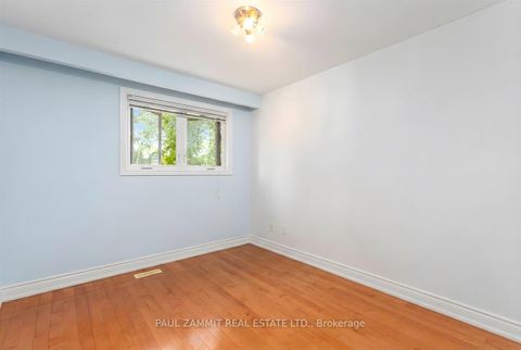 Photo 20 at 47 Ladyslipper Court, Bayview Glen, Markham