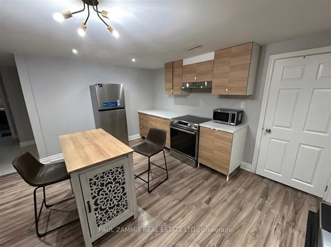 Photo 25 at 47 Ladyslipper Court, Bayview Glen, Markham