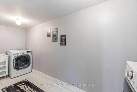 Photo 33 at 47 Ladyslipper Court, Bayview Glen, Markham