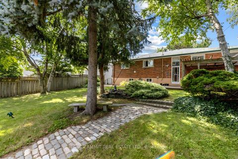 Photo 34 at 47 Ladyslipper Court, Bayview Glen, Markham
