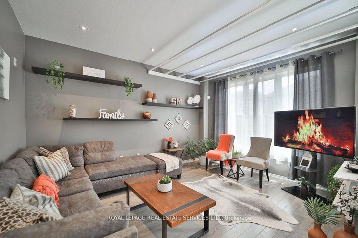 Photo 14 at 15 Mcallistar Drive, Binbrook, Hamilton