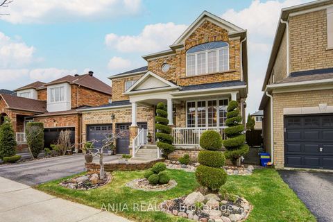 Photo 2 at 6 Linsmary Court, Greensborough, Markham