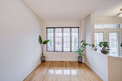 Photo 8 at 6 Linsmary Court, Greensborough, Markham