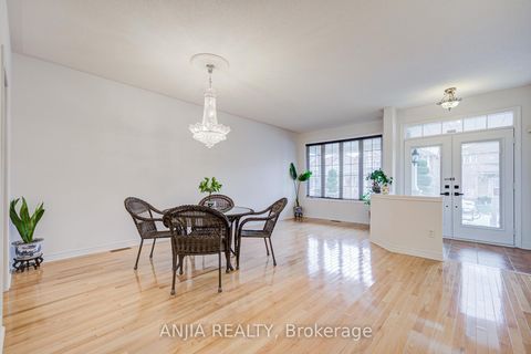 Photo 9 at 6 Linsmary Court, Greensborough, Markham