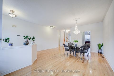Photo 10 at 6 Linsmary Court, Greensborough, Markham