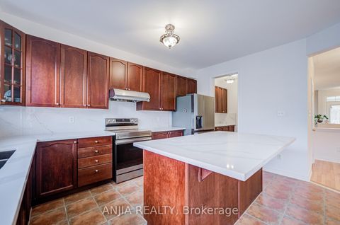 Photo 12 at 6 Linsmary Court, Greensborough, Markham