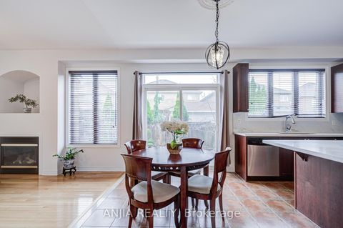 Photo 20 at 6 Linsmary Court, Greensborough, Markham