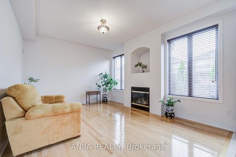Photo 23 at 6 Linsmary Court, Greensborough, Markham