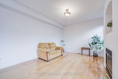 Photo 24 at 6 Linsmary Court, Greensborough, Markham