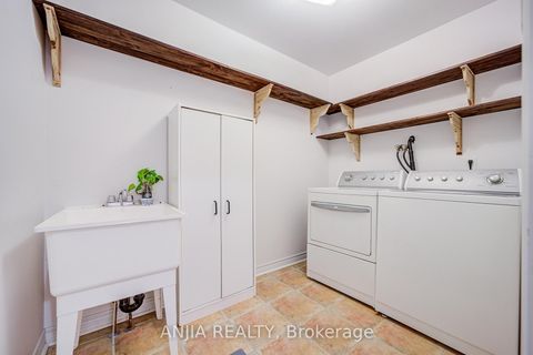 Photo 27 at 6 Linsmary Court, Greensborough, Markham