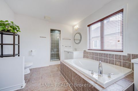 Photo 33 at 6 Linsmary Court, Greensborough, Markham