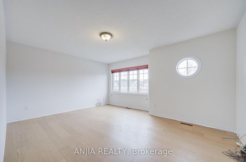 Photo 39 at 6 Linsmary Court, Greensborough, Markham