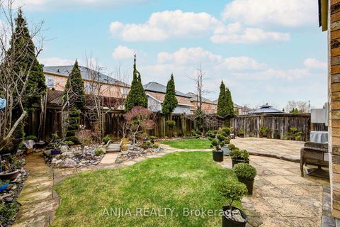 Photo 45 at 6 Linsmary Court, Greensborough, Markham