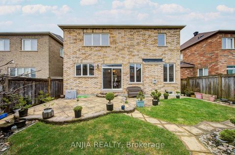 Photo 48 at 6 Linsmary Court, Greensborough, Markham