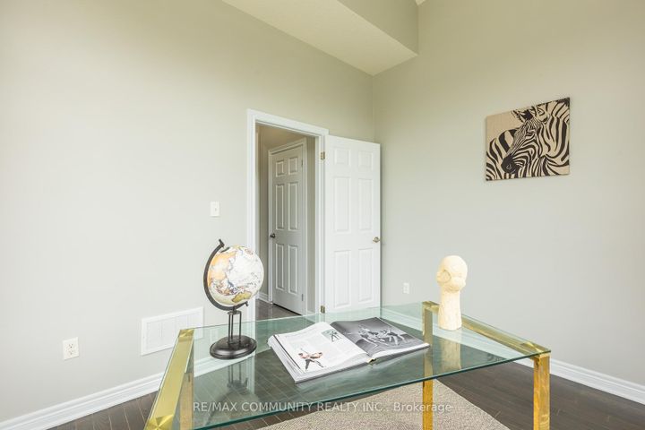 Photo 7 at 2 Titan Trail, Cedarwood, Markham