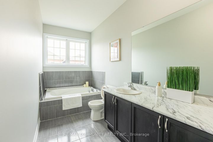 Photo 17 at 2 Titan Trail, Cedarwood, Markham