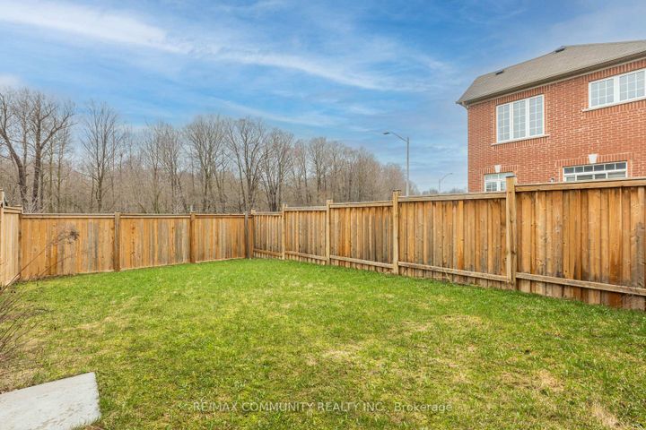 Photo 36 at 2 Titan Trail, Cedarwood, Markham