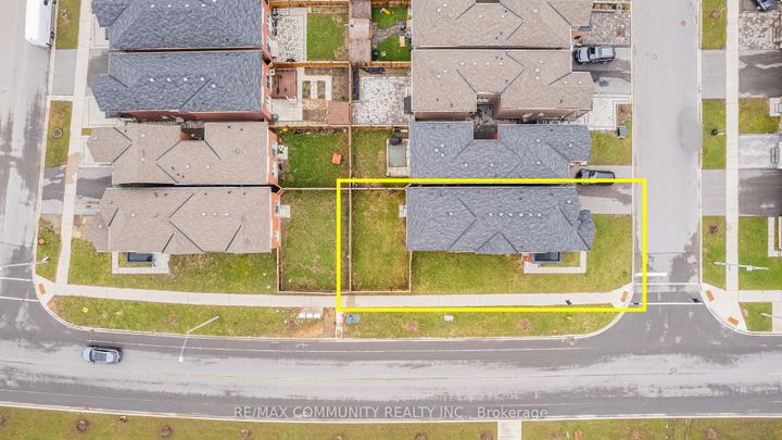 Photo 42 at 2 Titan Trail, Cedarwood, Markham