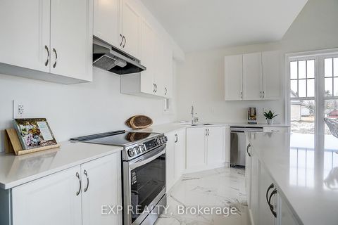 Photo 8 at 4 Palmira Drive, Sutton & Jackson's Point, Georgina