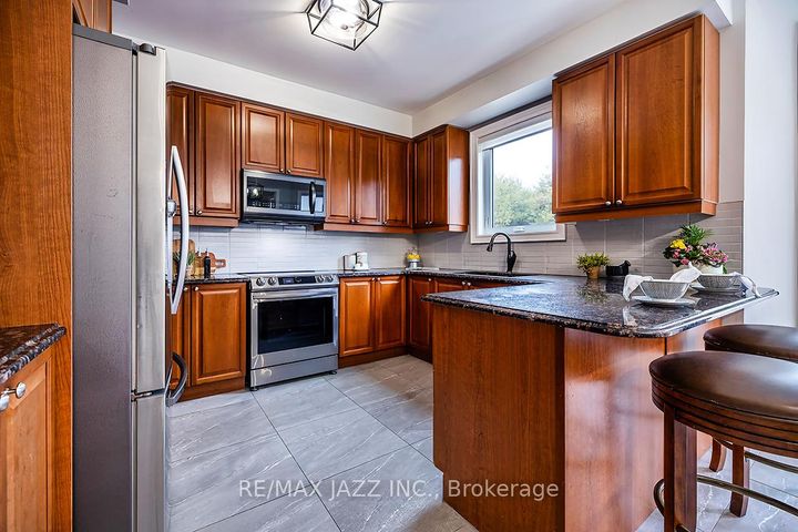 Photo 16 at 226 Roseborough Court, Port Perry, Scugog