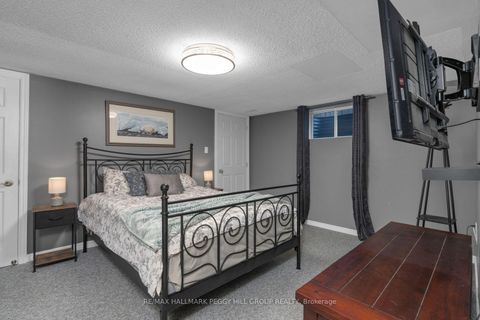 Photo 13 at 13 Coles Street, Sunnidale, Barrie