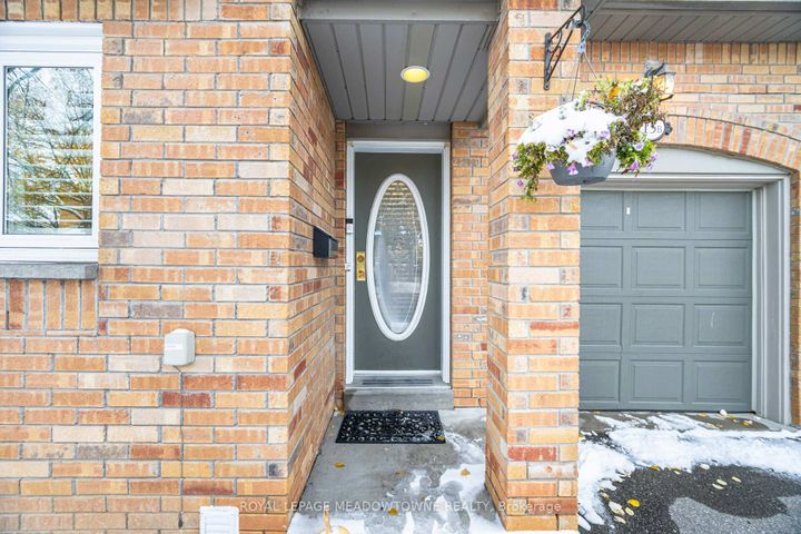 Photo 3 at 15B - 5865 Dalebrook Crescent, Central Erin Mills, Mississauga