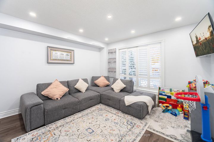 Photo 14 at 15B - 5865 Dalebrook Crescent, Central Erin Mills, Mississauga