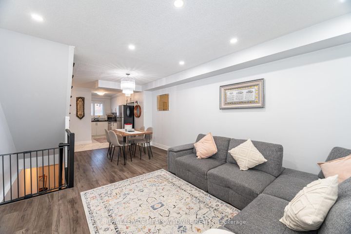 Photo 15 at 15B - 5865 Dalebrook Crescent, Central Erin Mills, Mississauga