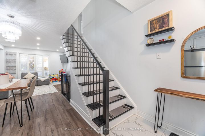 Photo 17 at 15B - 5865 Dalebrook Crescent, Central Erin Mills, Mississauga