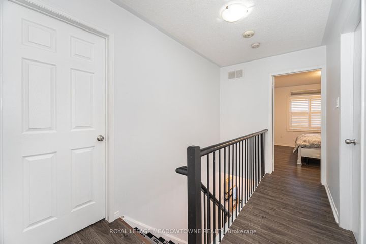 Photo 18 at 15B - 5865 Dalebrook Crescent, Central Erin Mills, Mississauga