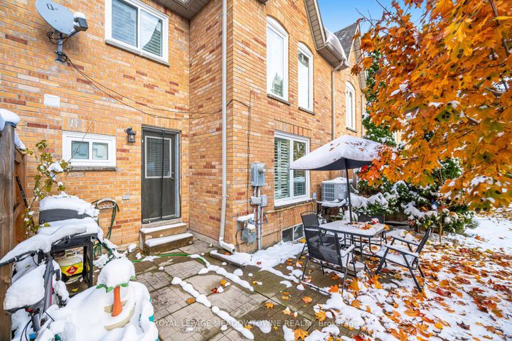 Photo 31 at 15B - 5865 Dalebrook Crescent, Central Erin Mills, Mississauga
