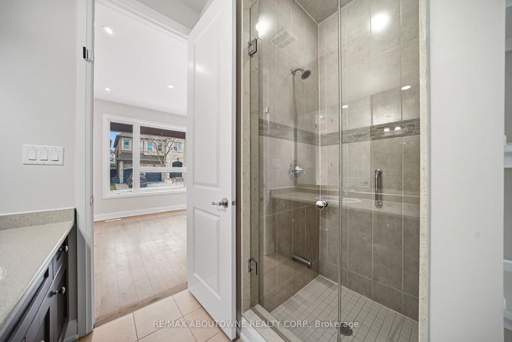 Photo 6 at 224 Cherryhurst Road, GO Glenorchy, Oakville