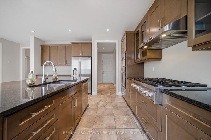 Photo 13 at 224 Cherryhurst Road, GO Glenorchy, Oakville