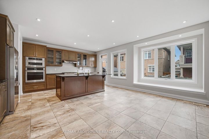 Photo 15 at 224 Cherryhurst Road, GO Glenorchy, Oakville