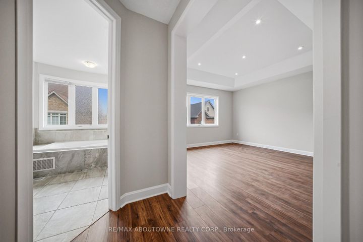 Photo 24 at 224 Cherryhurst Road, GO Glenorchy, Oakville