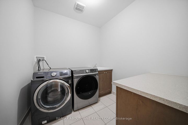 Photo 30 at 224 Cherryhurst Road, GO Glenorchy, Oakville