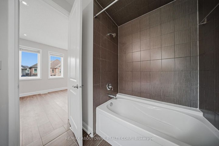 Photo 37 at 224 Cherryhurst Road, GO Glenorchy, Oakville