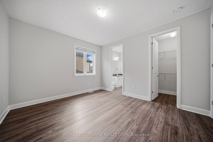 Photo 39 at 224 Cherryhurst Road, GO Glenorchy, Oakville